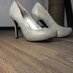 Silver healed pumps